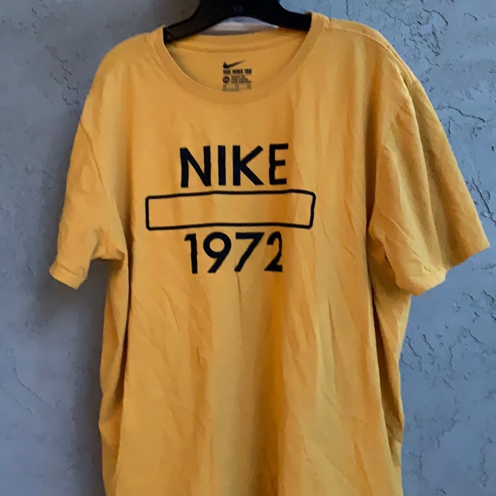 🦋🦋 3/$25 The Nike Tee Athletic Cut